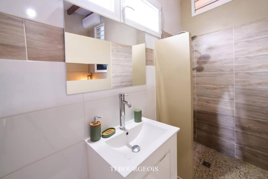 Le Ti Bourgeois Appartement Riviere-Salee Buitenkant foto